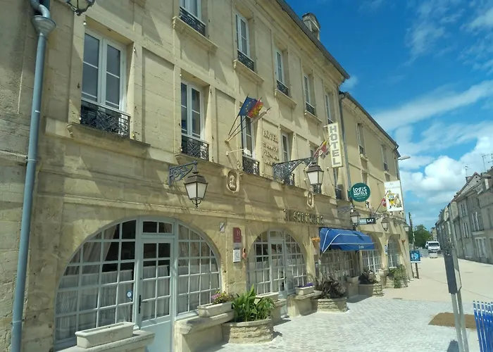 Hostellerie Saint Martin- Logis Hotel Et Restaurant
